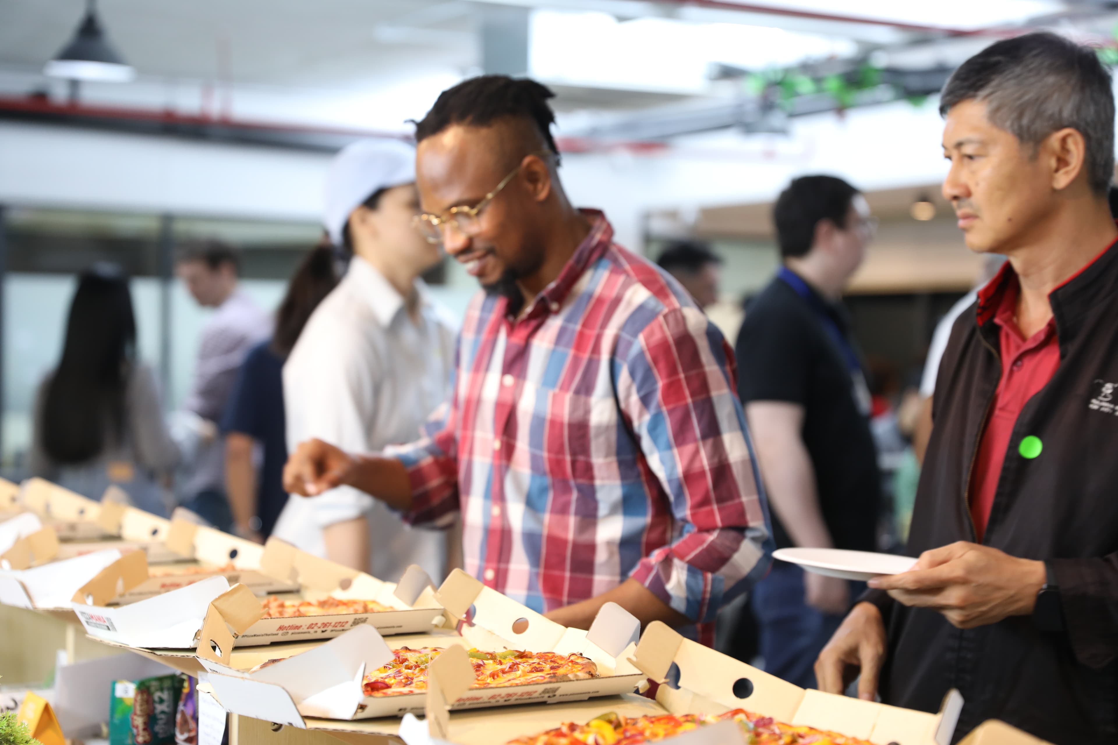 People at food station, natural good vibes